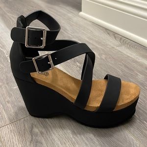 BRAND NEW! Only worn once; Black Strappy Wedges; size 6